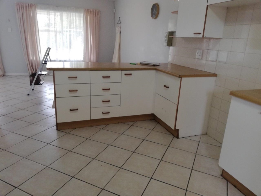 To Let 3 Bedroom Property for Rent in Nahoon Valley Park Eastern Cape